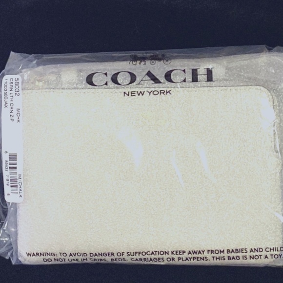 New Coach Corner Zip Wristlet - Picture 3 of 9